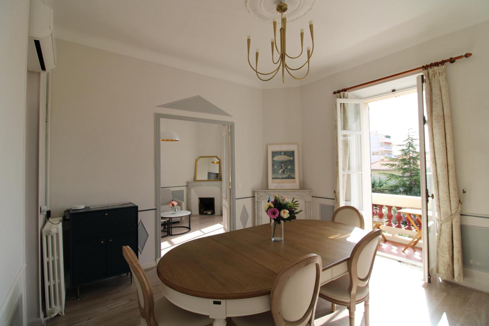 Apartment 1er Etage Reine