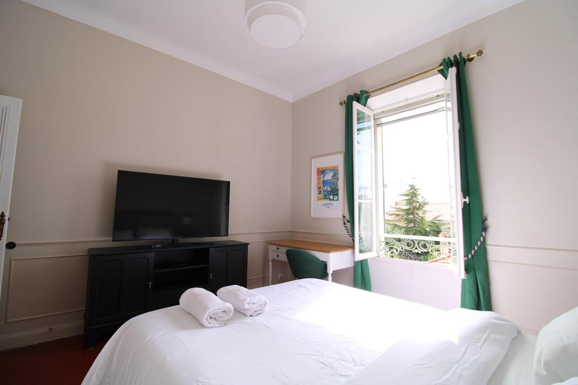 1er Etage Reine Cannes