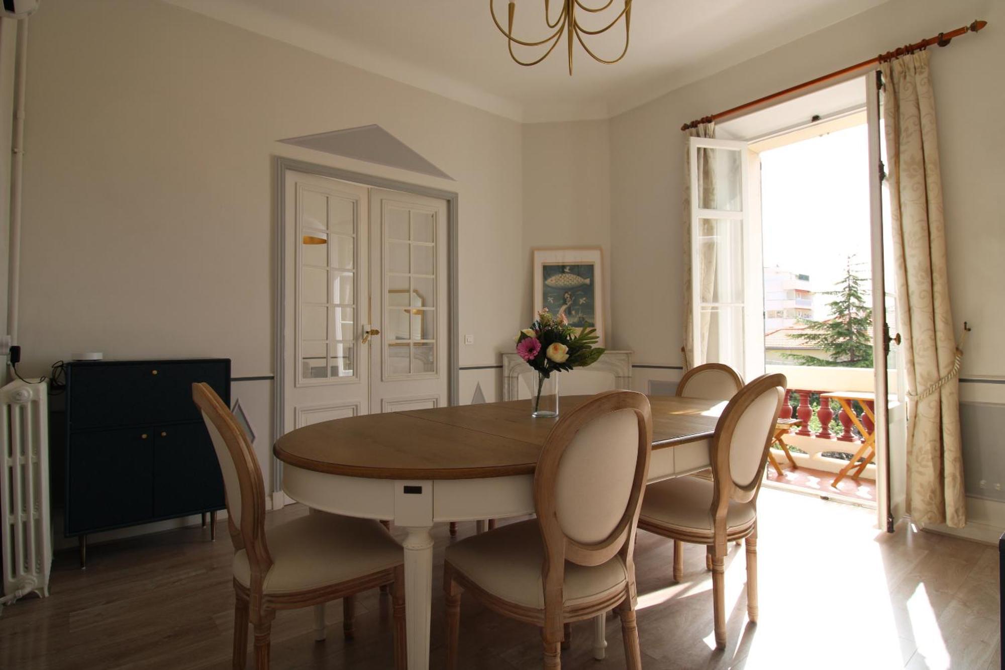 1er Etage Reine